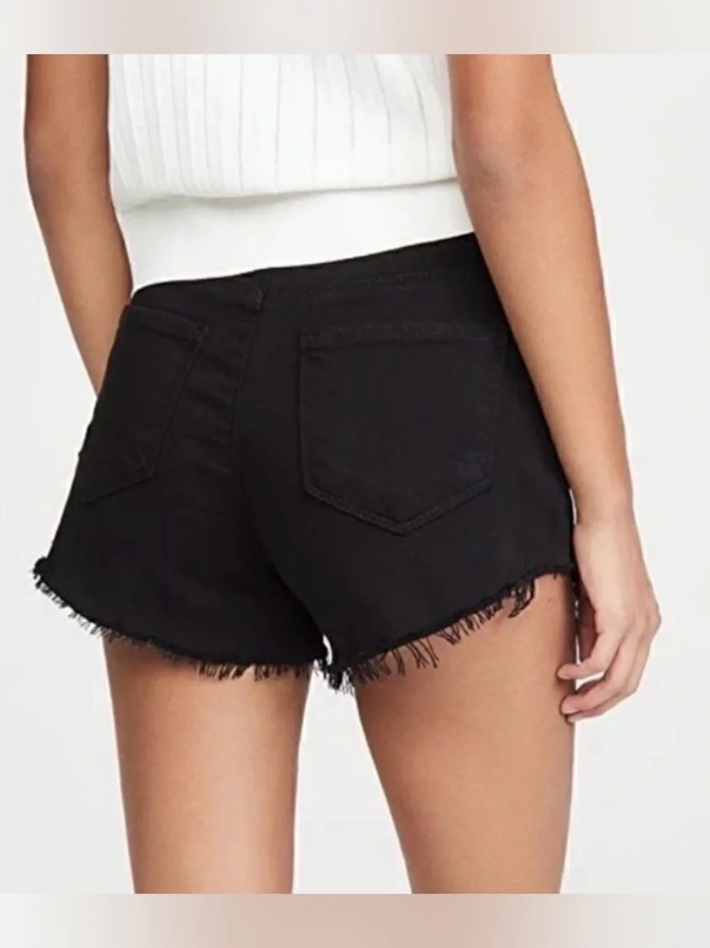 L’agance AUDREY Mid Rise Short in nior